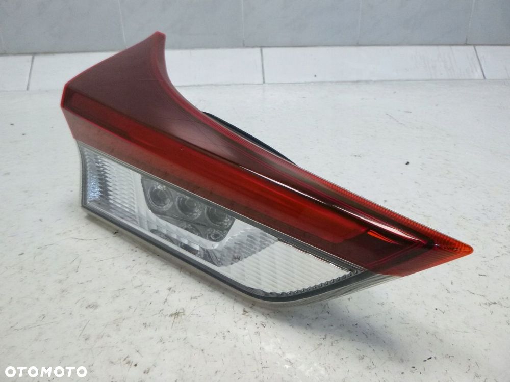 TOYOTA AURIS LAMPA LEWY TYŁ W KLAPĘ LEWA TYLNA hatchback - 5