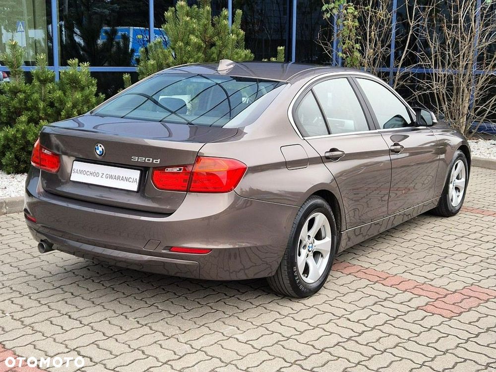 BMW Seria 3 320d Efficient Dynamic Edition - 17