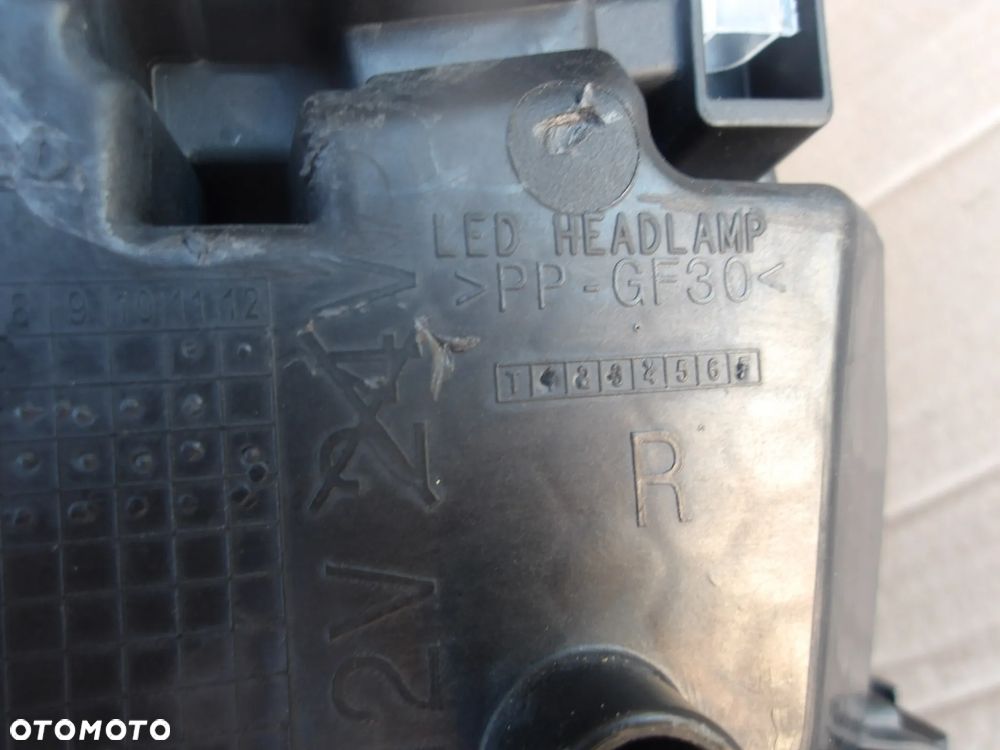 LAMPA PRAWY PRZOD FULL LED MATRIX AUDI Q4 E TRON 89A941036 - 14