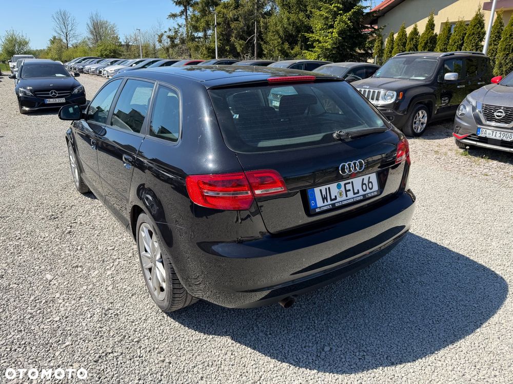 Audi A3 Sportback 1.6 Ambition - 4