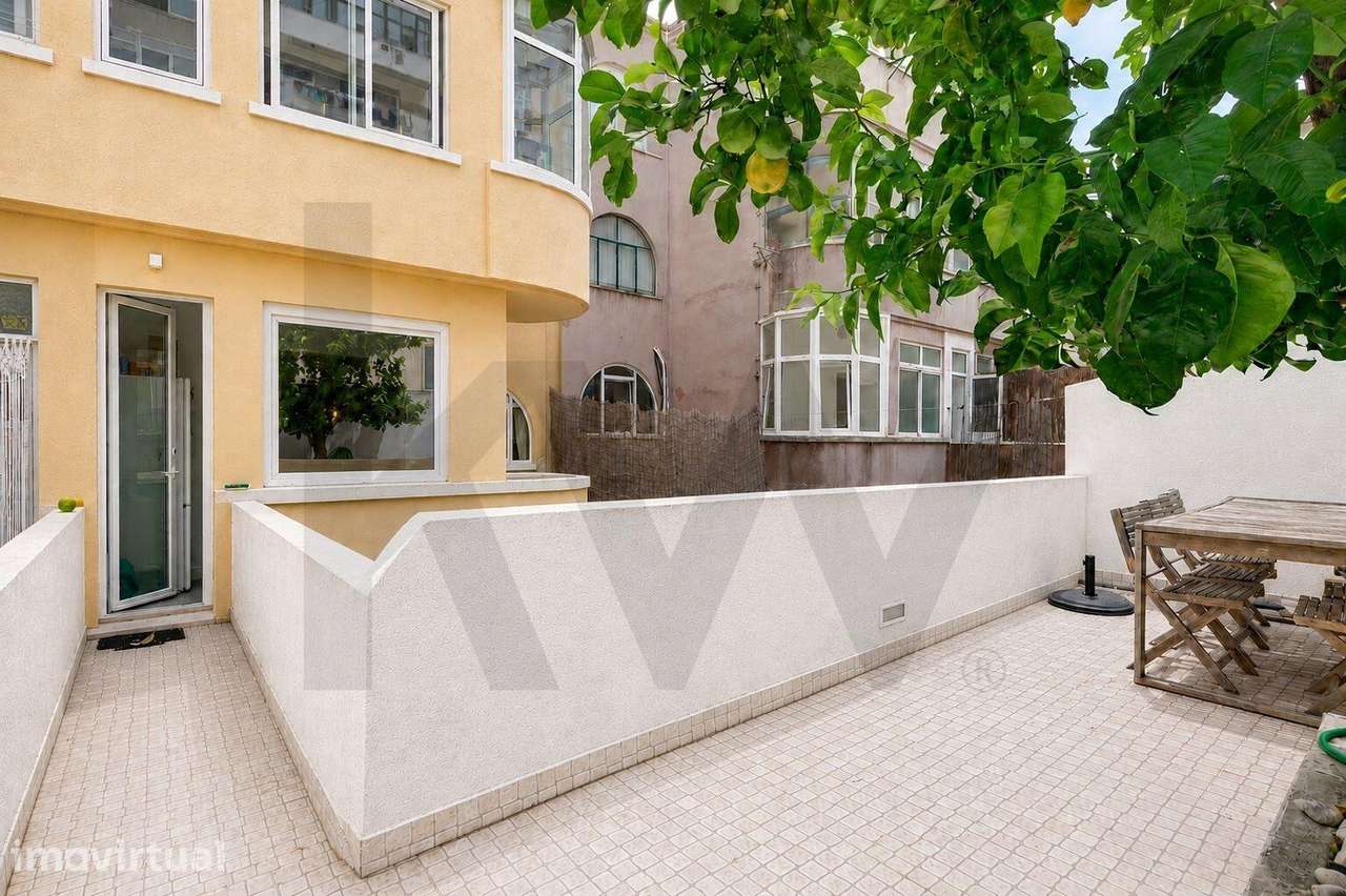Apartamento T2 remodelado com 75m2 e terraço privativo, na Ajuda - Grande imagem: 3/33