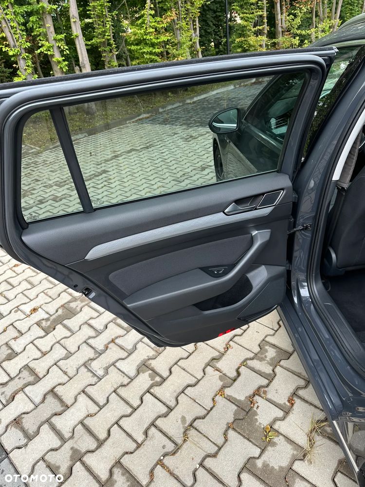 Volkswagen Passat 2.0 TDI SCR DSG 4Motion Business - 25