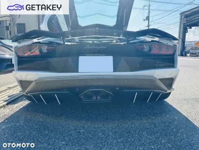 Lamborghini Aventador - 5