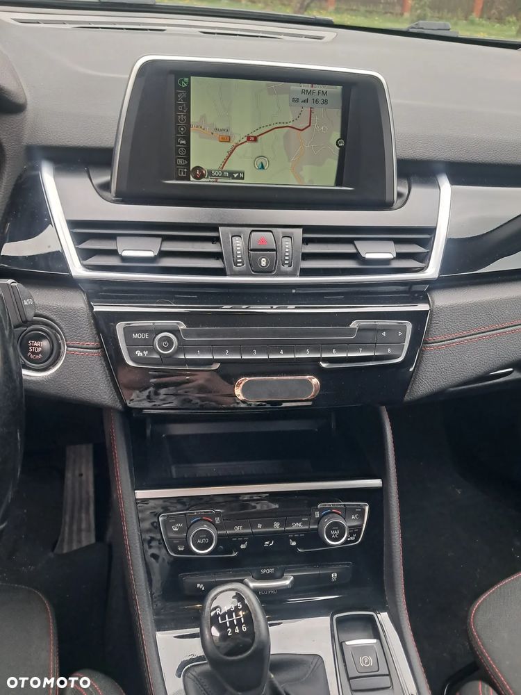 BMW Seria 2 218d - 5