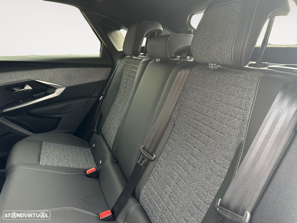 Peugeot E-3008 73 kWh Allure - 14