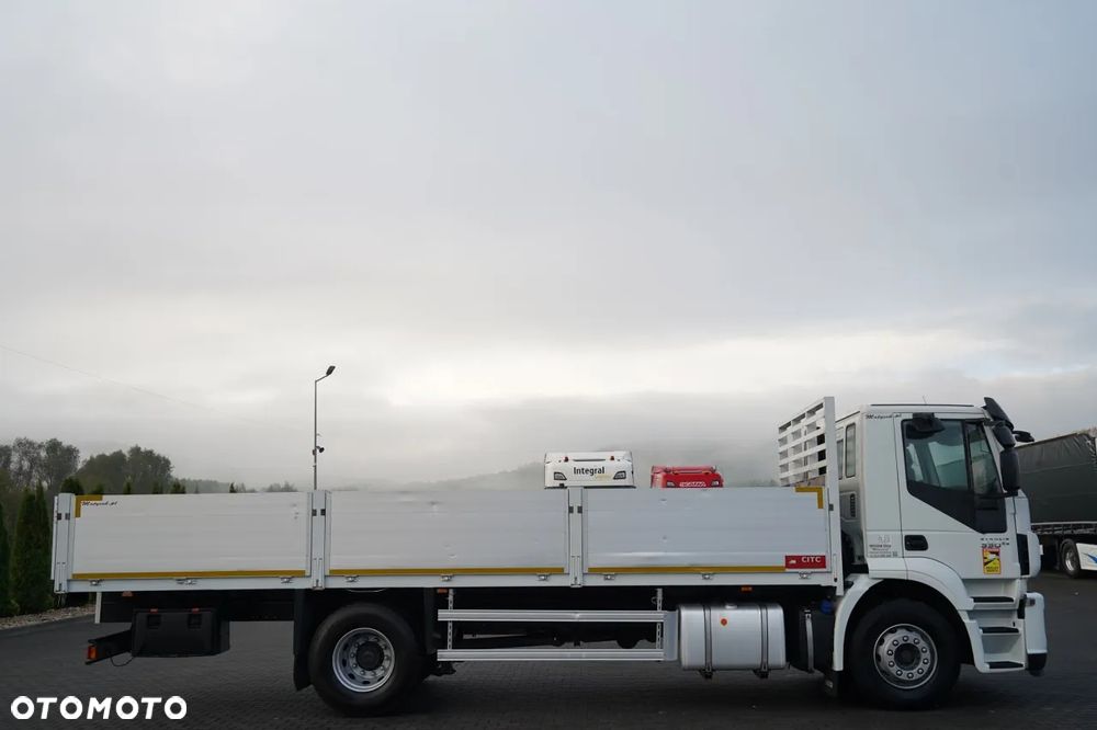 Iveco STRALIS 330 / SKRZYNIOWY- 7,4 M / 4 x 2 / EURO 6 - 6