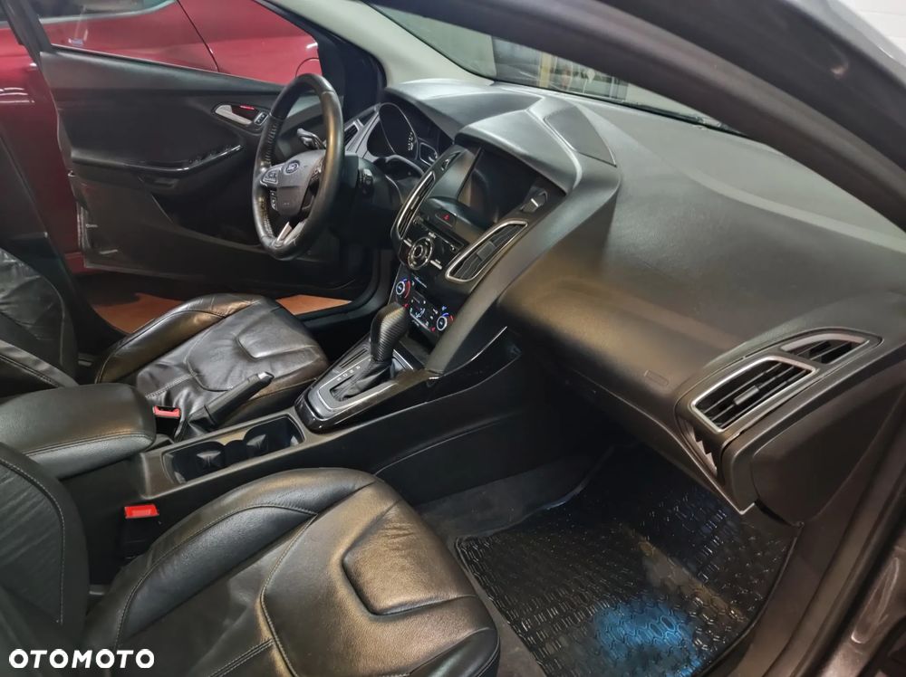 Ford Focus - 11