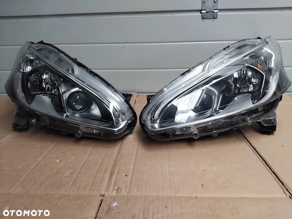 Lampa przednia reflektor prawa lub lewa PEUGEOT 208 LIFT 15-19 soczewka + LED - 1