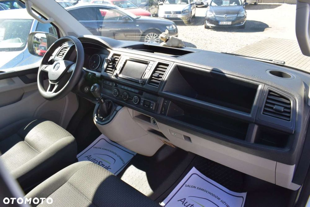 Volkswagen Caravelle - 22