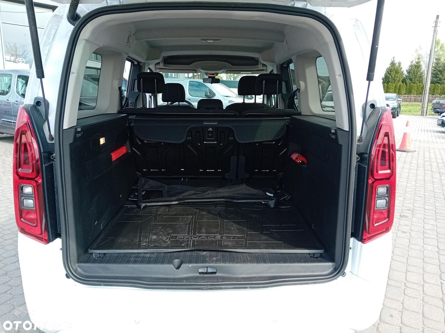 Toyota Proace City Verso Long 1.5 D-4D Business - 16