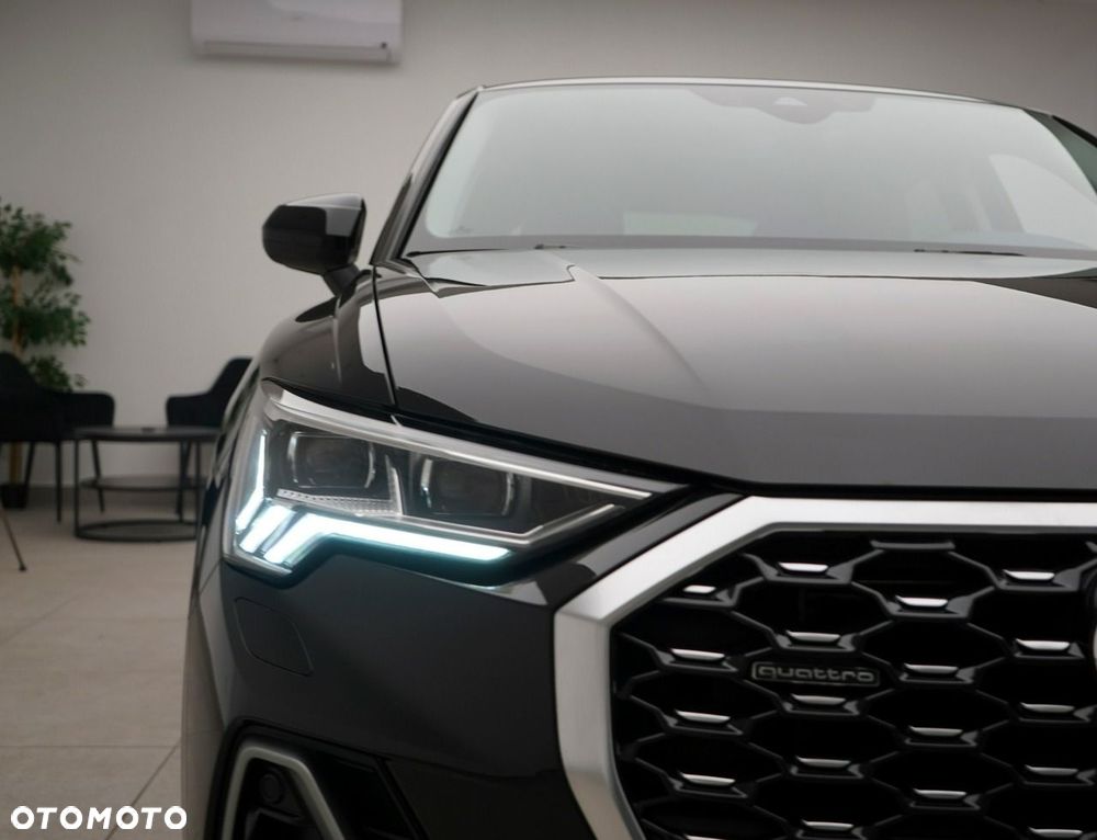 Audi Q3 Sportback - 12