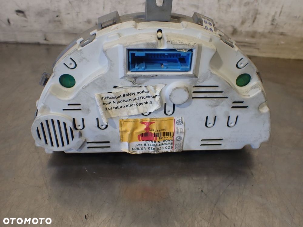 LICZNIK VOLKSWAGEN FOX 1.2 5Z0920820 - 3