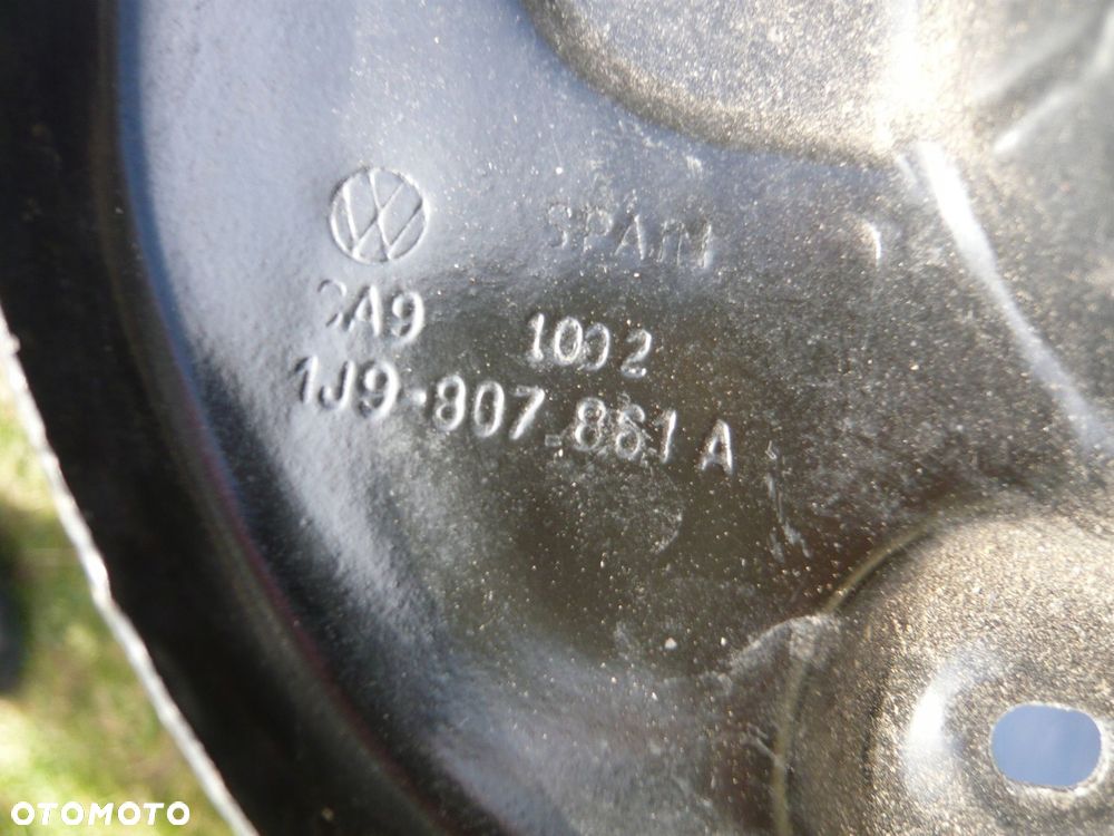 ślizg zderzaka tylnego 1j9807861a volkswagen golf iv - 3