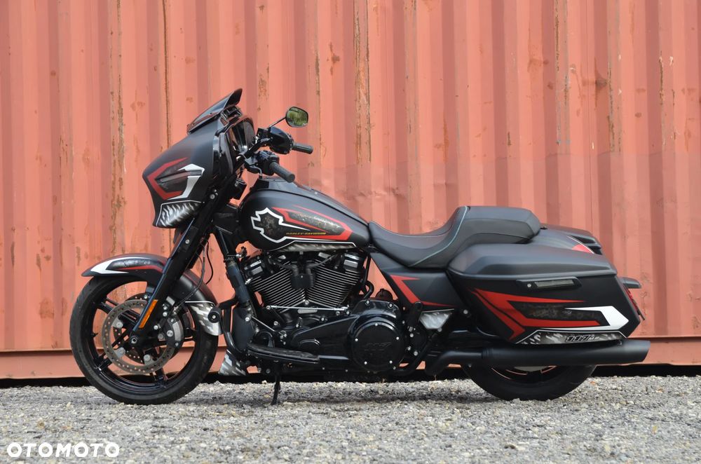 Harley-Davidson Touring Street Glide - 34