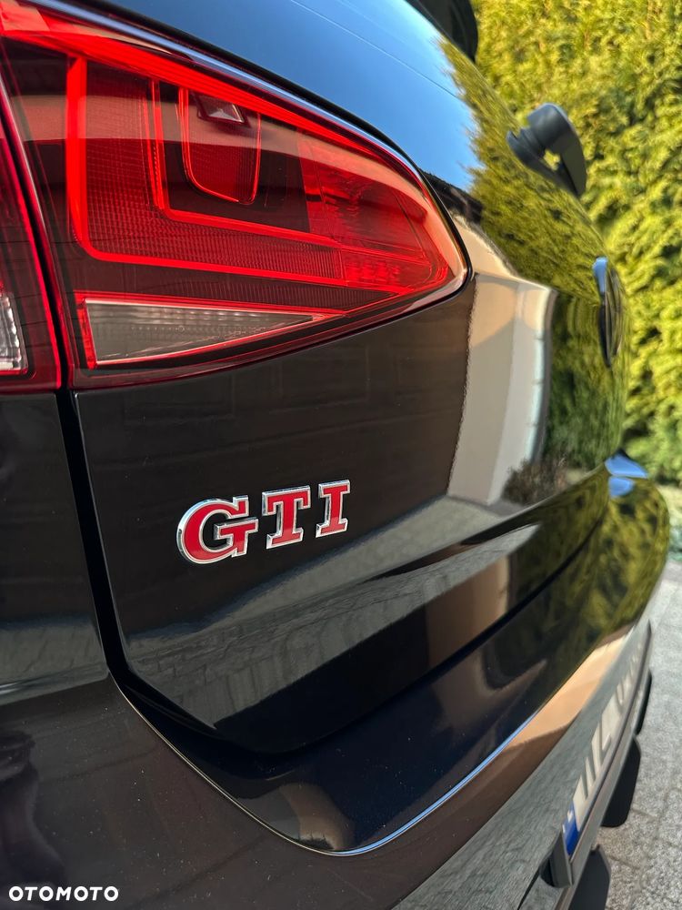 Volkswagen Golf 2.0 GTI - 12