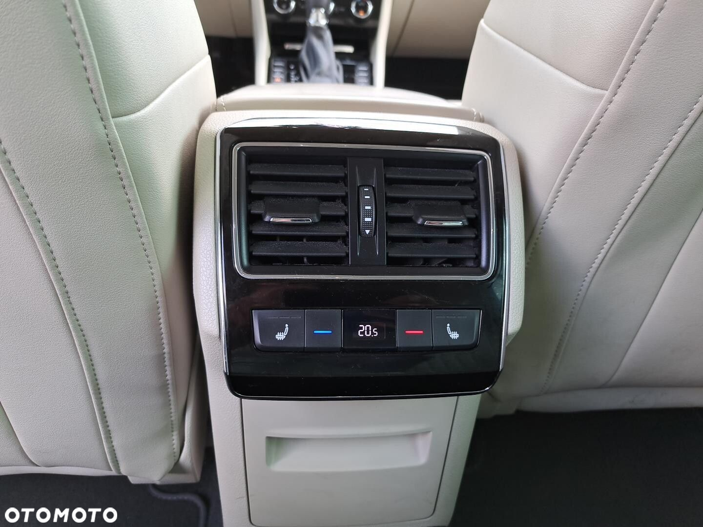 Skoda Superb 2.0 TDI L&K DSG - 23