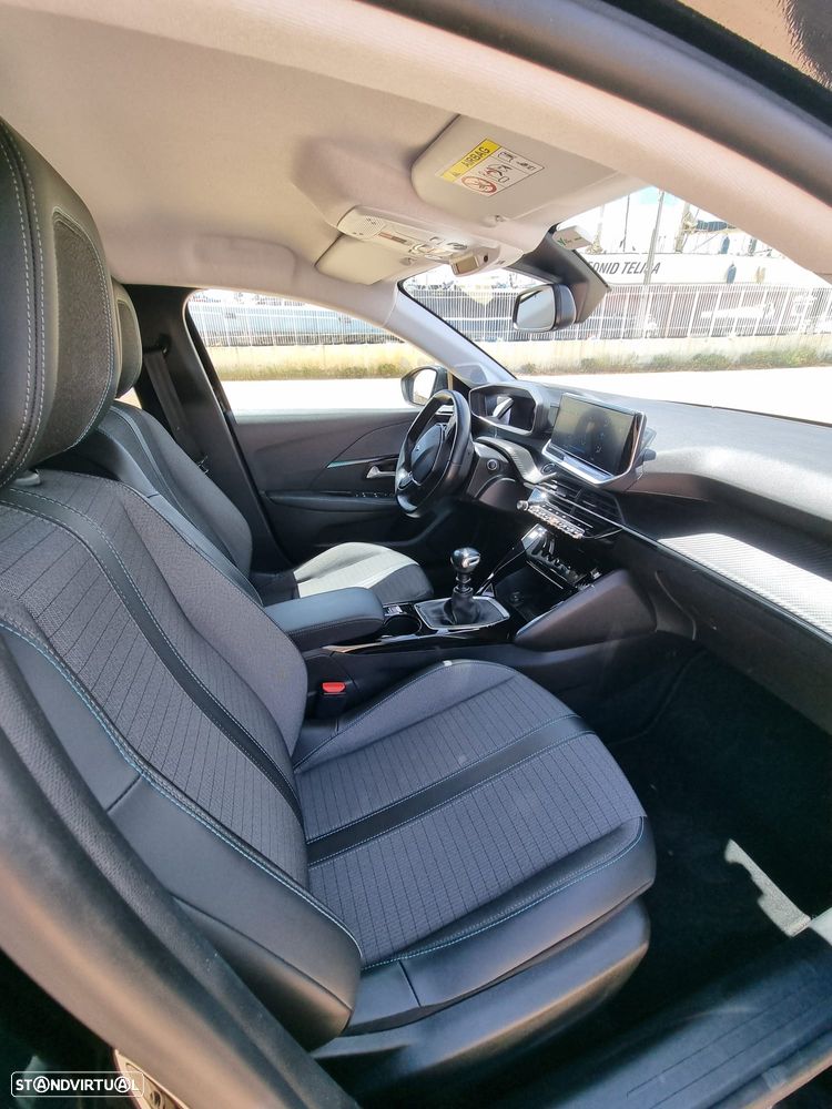 Peugeot 208 - 4