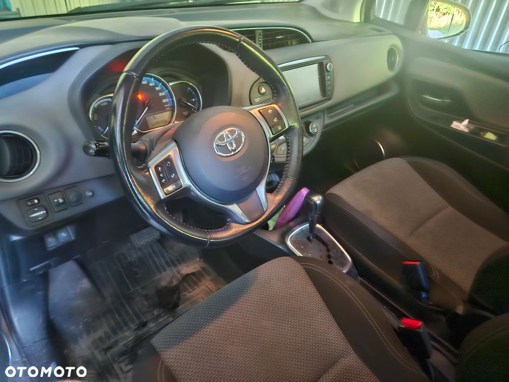 Toyota Yaris Hybrid 100 Premium EU6 - 5
