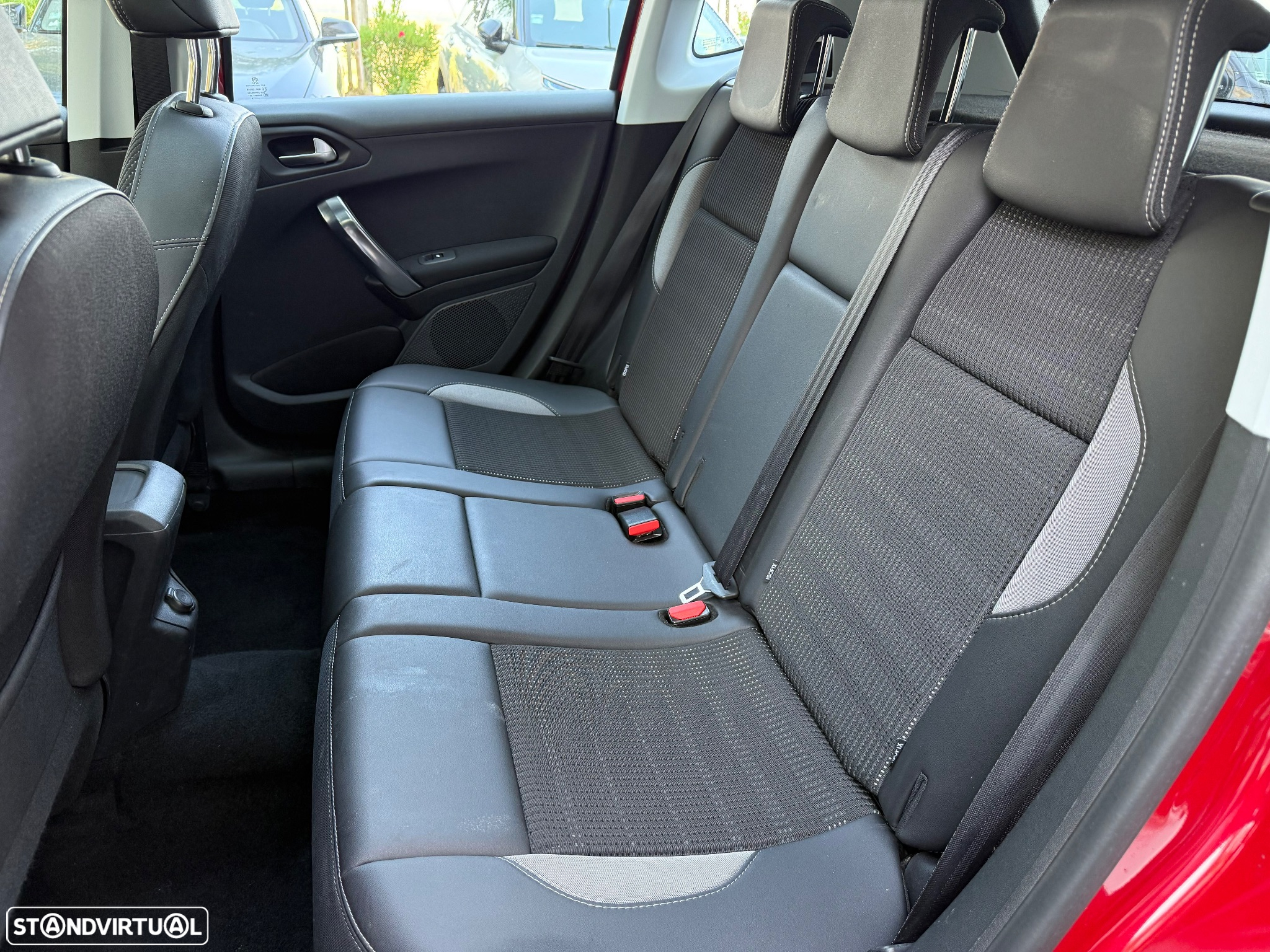 Peugeot 2008 1.6 BlueHDi Allure - 14