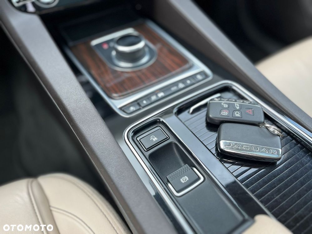 Jaguar F-Pace 2.0 i4D AWD Prestige - 26