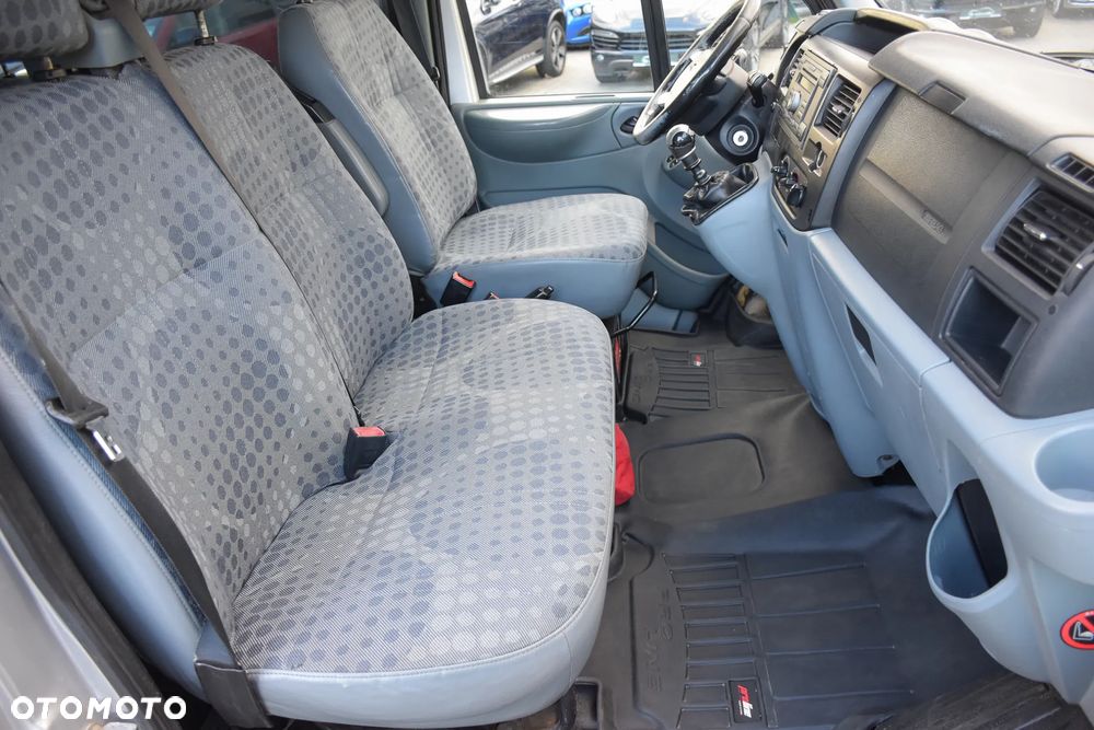 Ford Transit FT 350L - 17