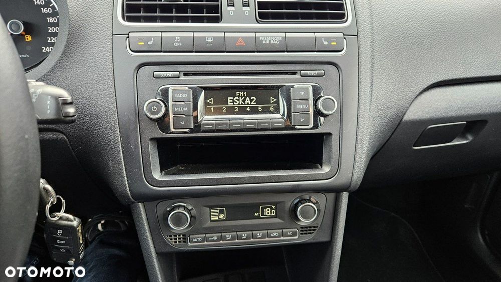 Volkswagen Polo 1.6 Tour Edition - 23