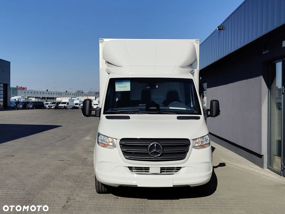 Mercedes-Benz Sprinter - 4
