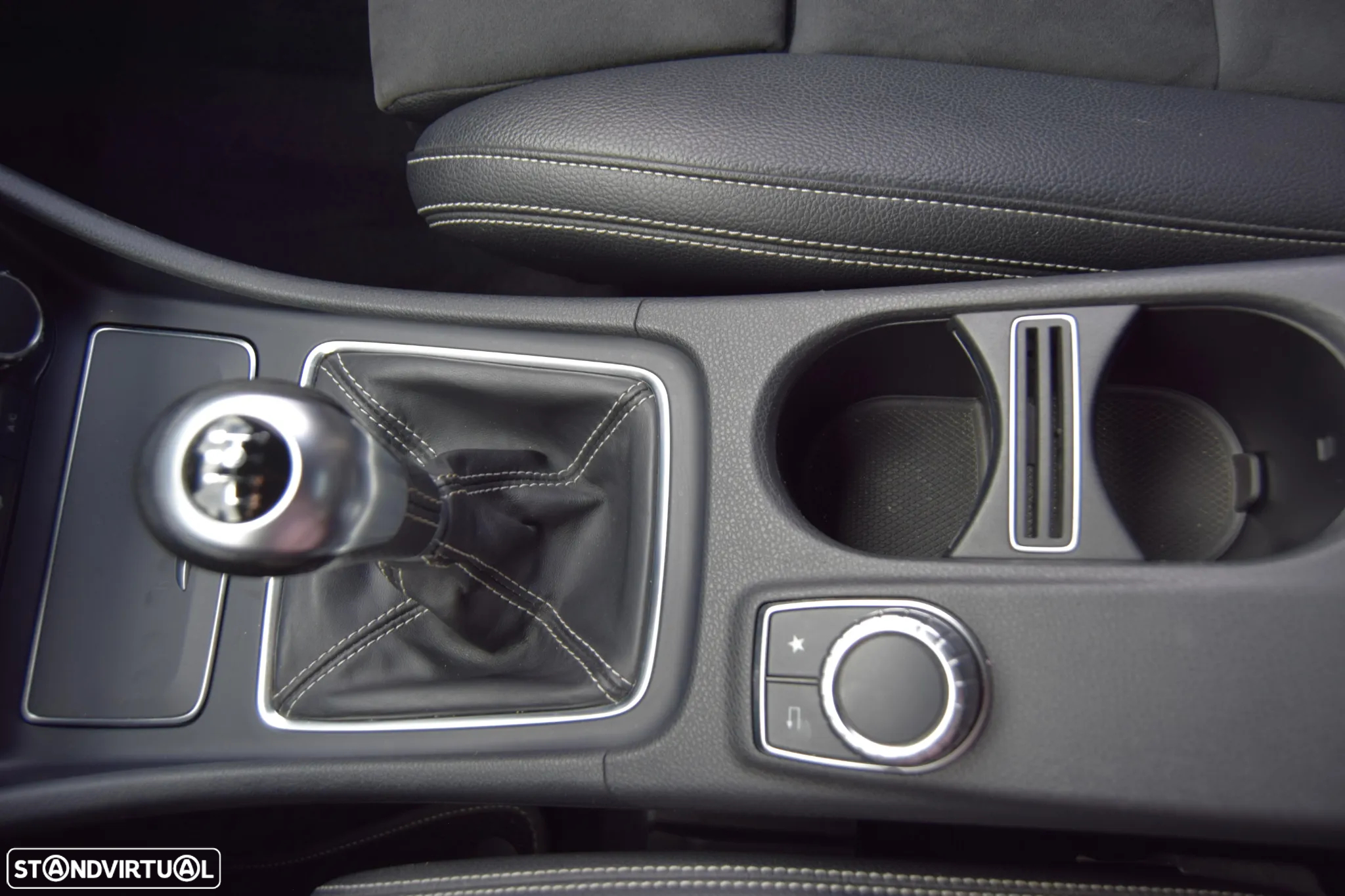 Mercedes-Benz CLA 200 d AMG Line - 28