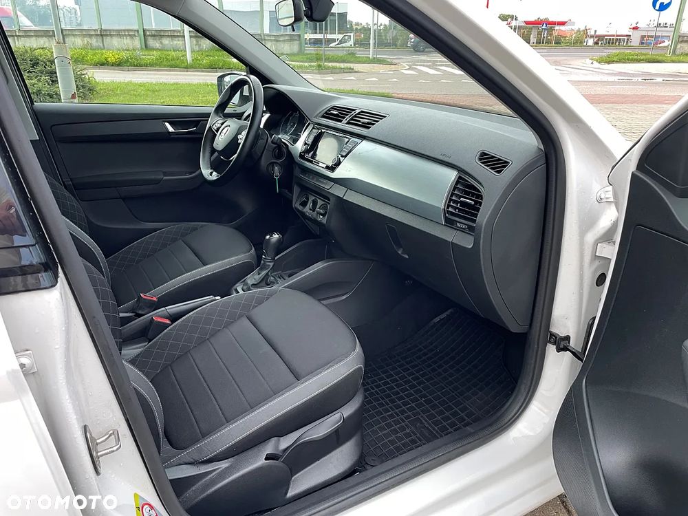 Skoda Fabia 1.0 TSI Ambition DSG - 9