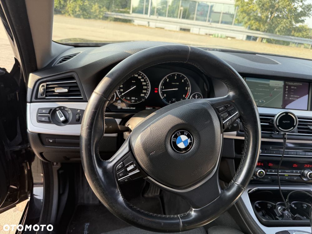 BMW Seria 5 530d xDrive - 9