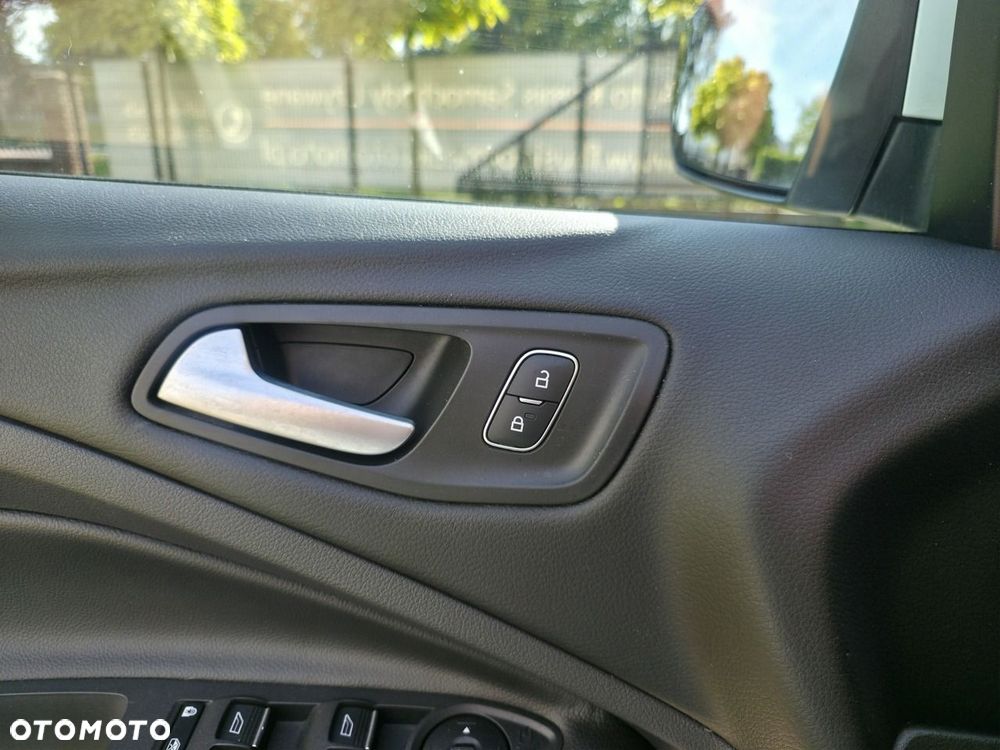 Ford Kuga - 24