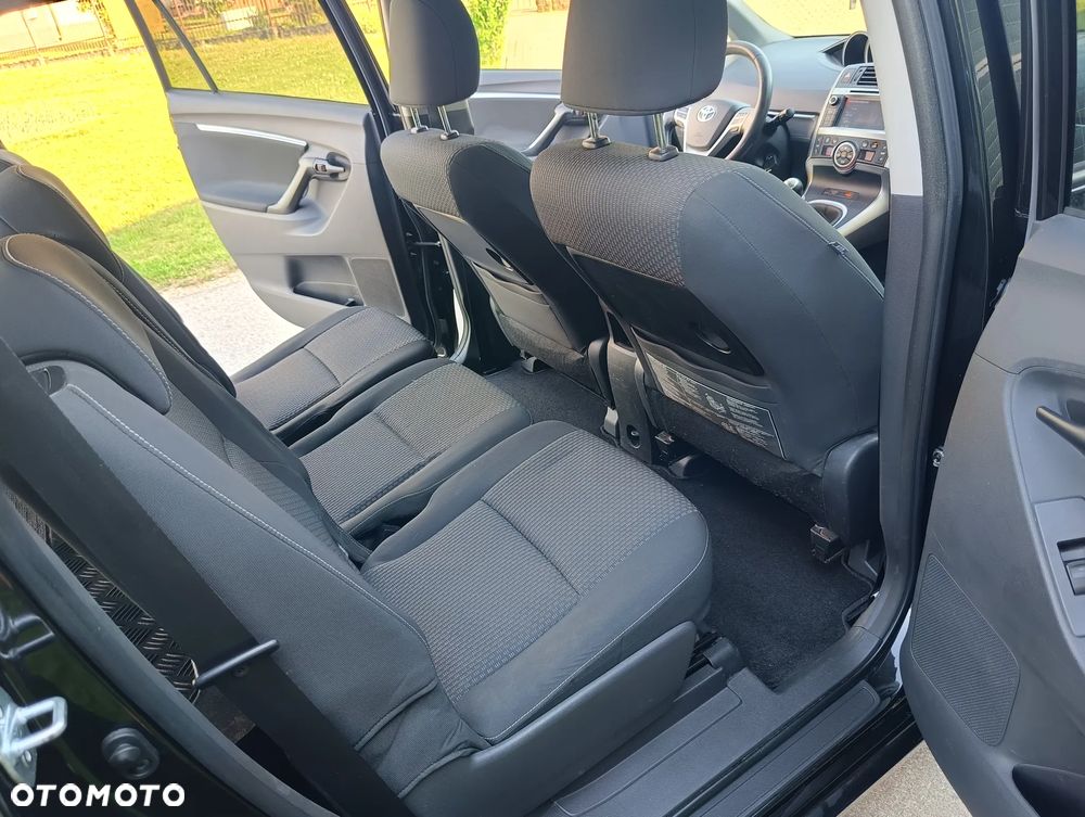 Toyota Verso 1.6 Premium - 32