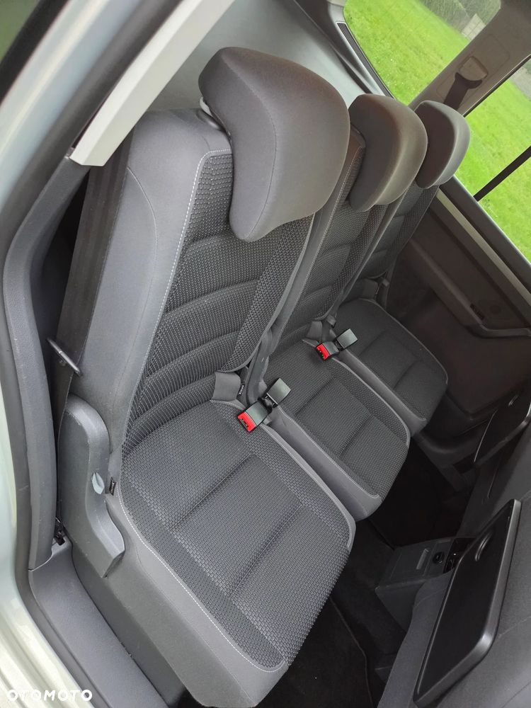 Volkswagen Touran - 25