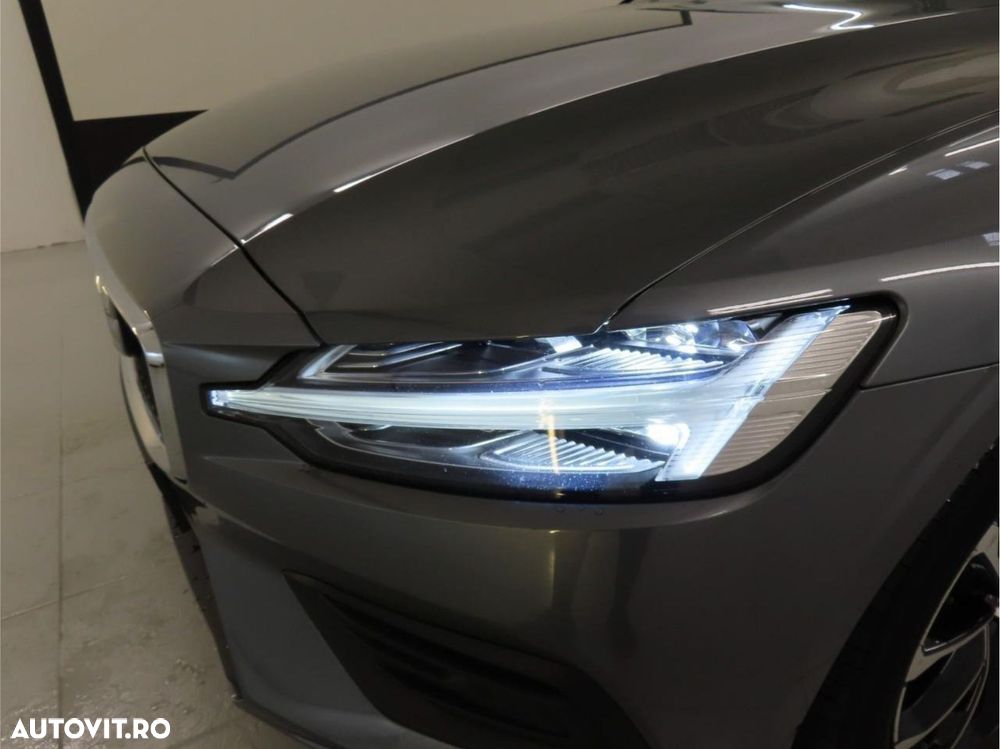 Volvo V60 D4 Momentum Pro - 3