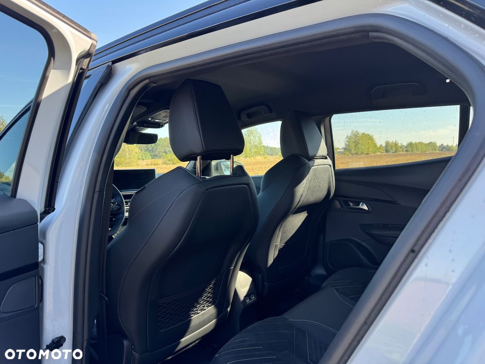 Peugeot 2008 PureTech 130 EAT8 GT Pack - 14
