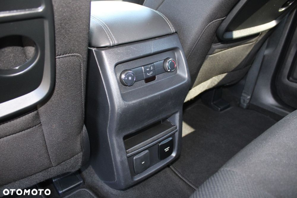Ford S-Max - 22