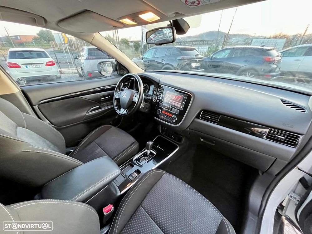 Mitsubishi Outlander 2.0 Kaiteki CVT - 13
