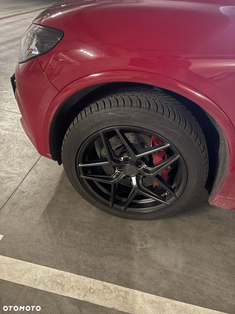 Alfa Romeo Stelvio - 16