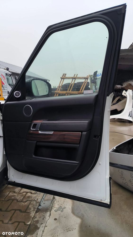 Land Rover Range Rover L405 2014 4.4D FUJI WHITE 867 Drzwi prawe przednie - 4