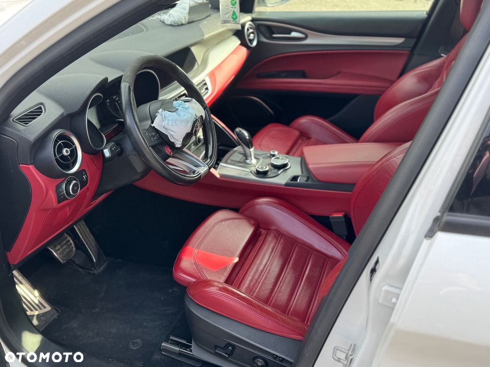Alfa Romeo Stelvio 2.0 Turbo Veloce Q4 - 13