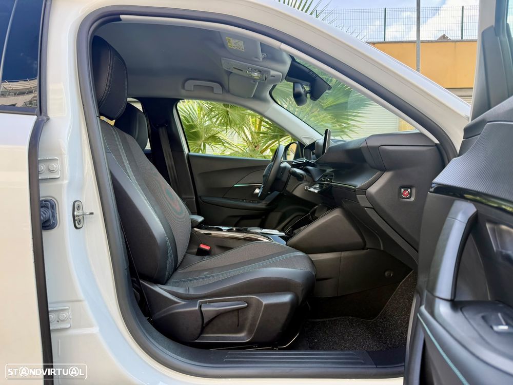 Peugeot e-2008 Allure - 6