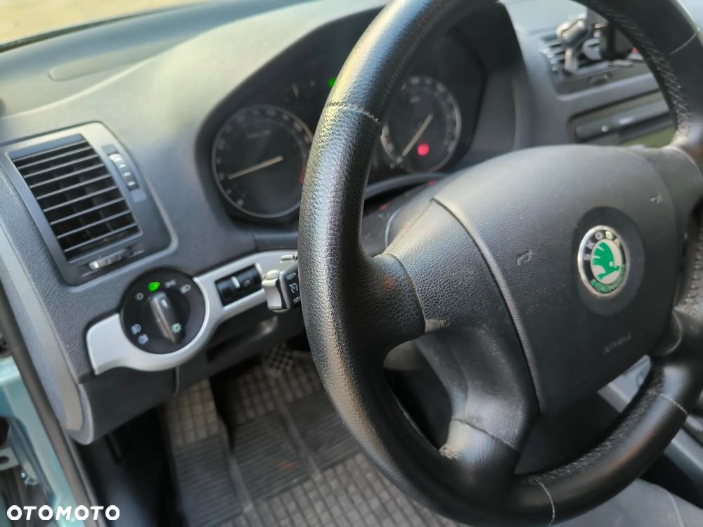 Skoda Octavia 1.6 Combi Ambiente - 21