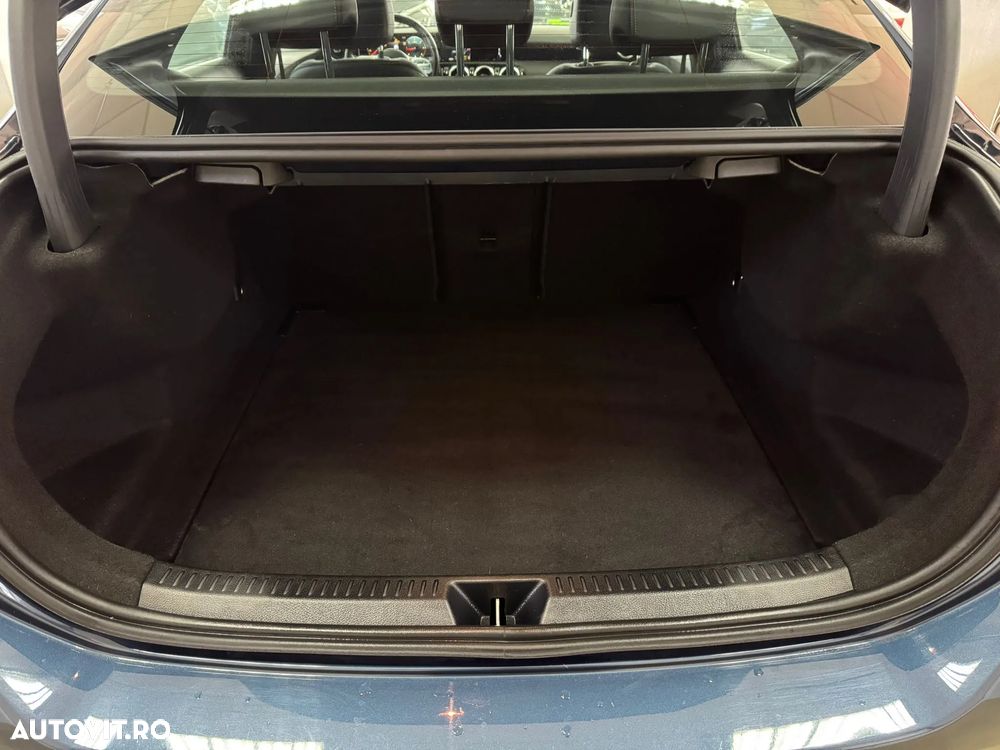 Mercedes-Benz A 180 d Sedan 7G-DCT AMG Line - 12