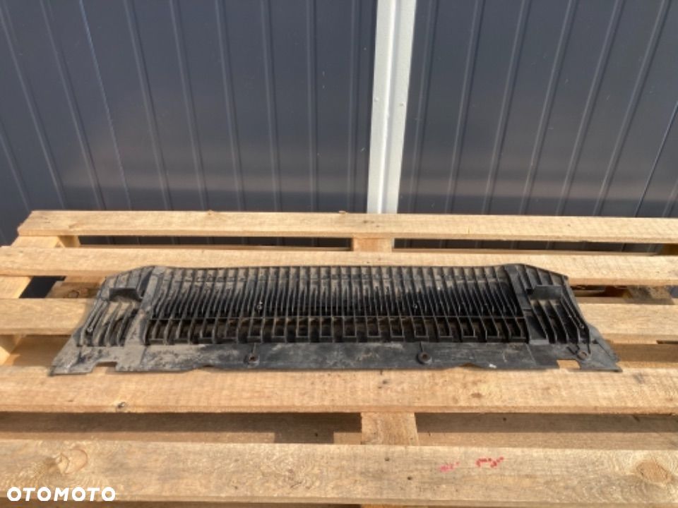 Audi A6 4G0 S-Line 10-15 płyta pod zderzak - 1