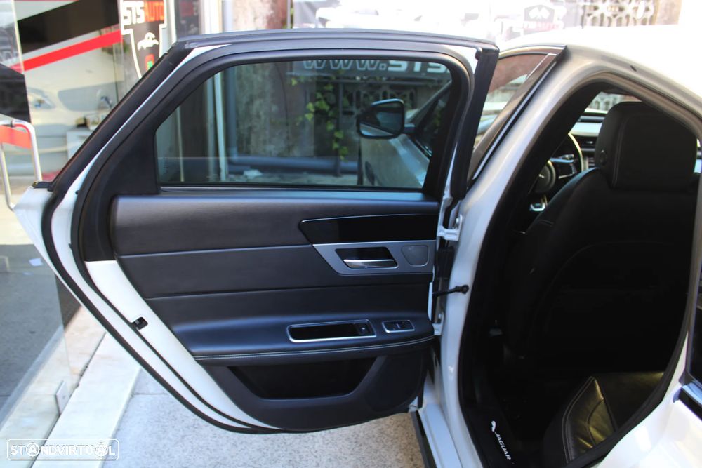 Jaguar XF E-Performance Aut. R-Sport - 25