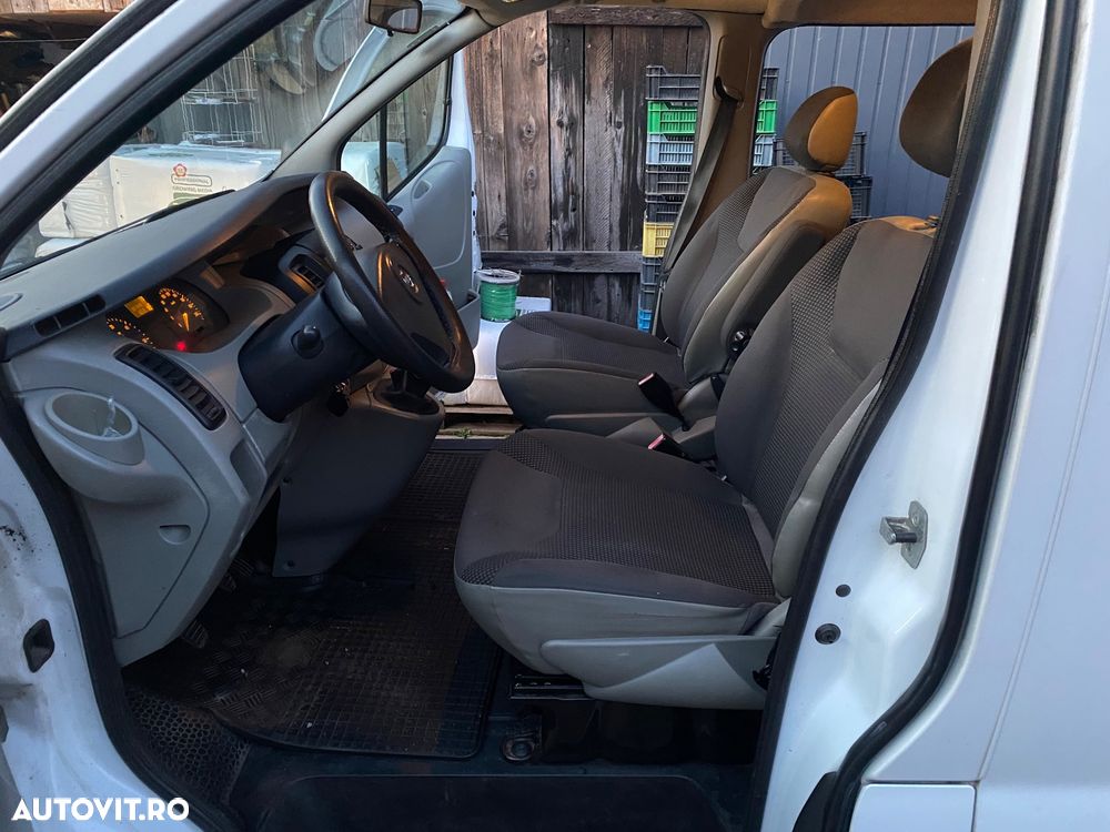 Opel Vivaro - 10