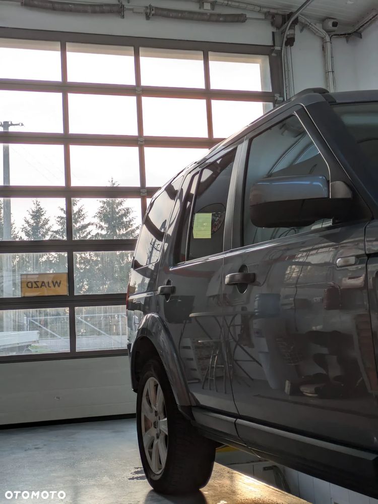 Land Rover Discovery IV 3.0 SD V6 HSE - 11