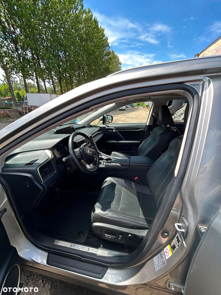 Lexus RX - 9