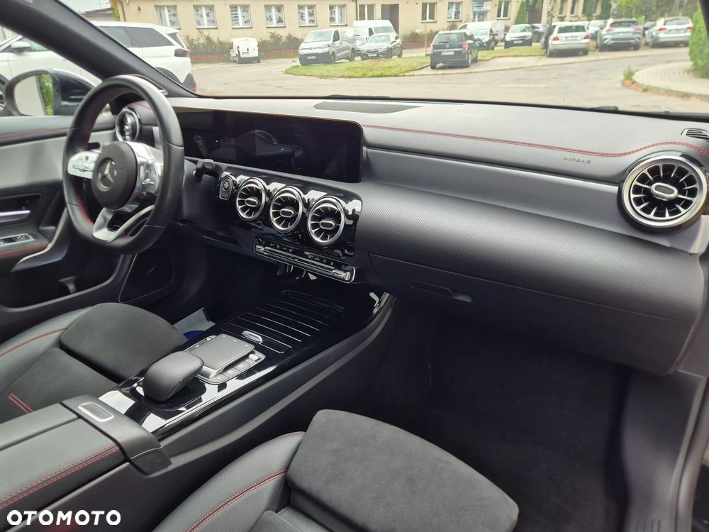 Mercedes-Benz CLA - 11