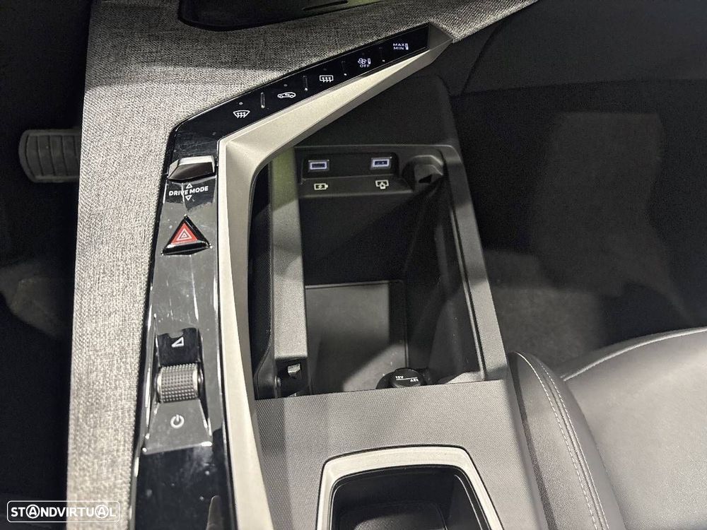 Peugeot 3008 1.2 Hybrid Allure e-DCS6 - 21